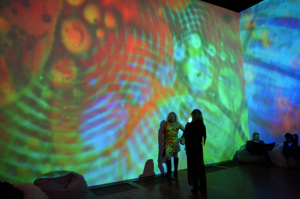 Bill Ham Light Painting /Lightshow Room at de Young Museum "The Summer of Love Experience", video edited by emi, March, 2017, photo by emi