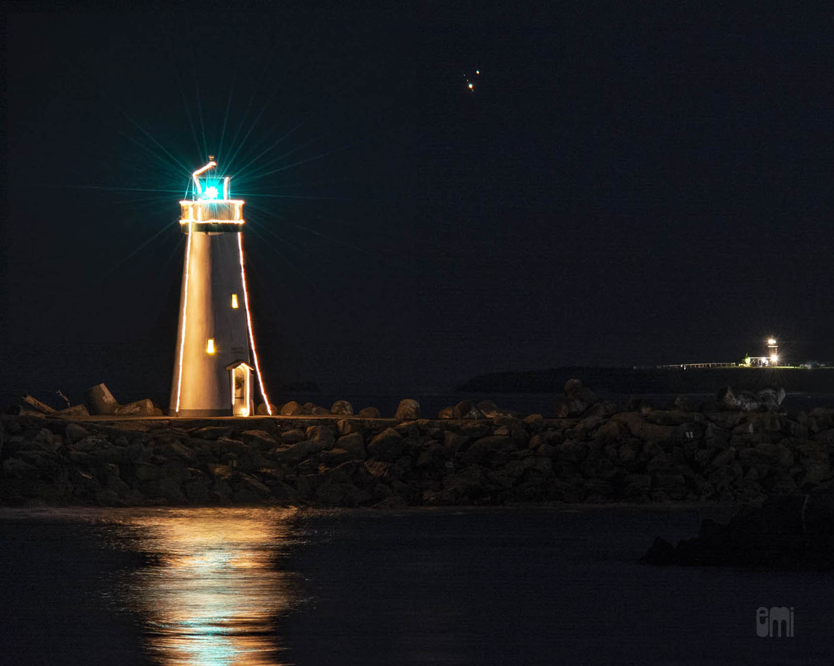 2020.12.20 The 2020 Great Conjunction of Saturn and Jupiter Lighthouse Santa Cruz, CA, photo by emi