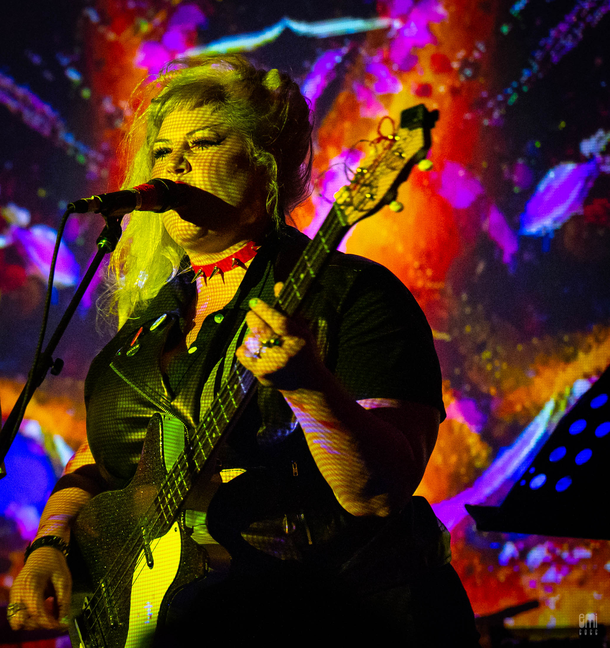 2022.12.29 Shannon and the Clams with Mad Alchemy Liquid Light Show at The Chapel SF. photo by emi